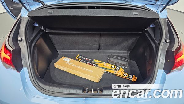 Hyundai Veloster 2022, фото 29