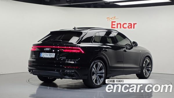 Audi Q8 2023, фото 2