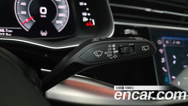 Audi Q8 2023, фото 21