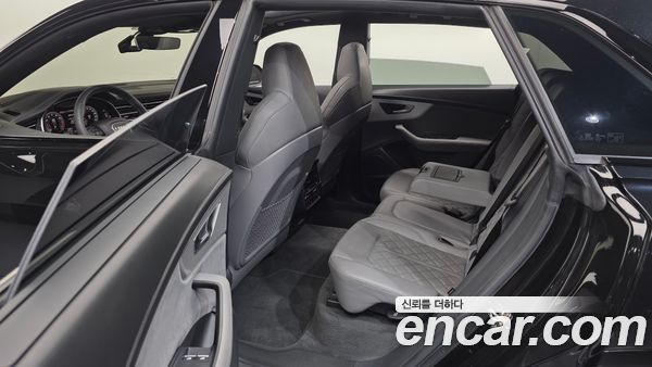 Audi Q8 2023, фото 16