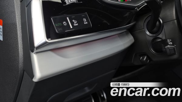 Audi Q8 2023, фото 31
