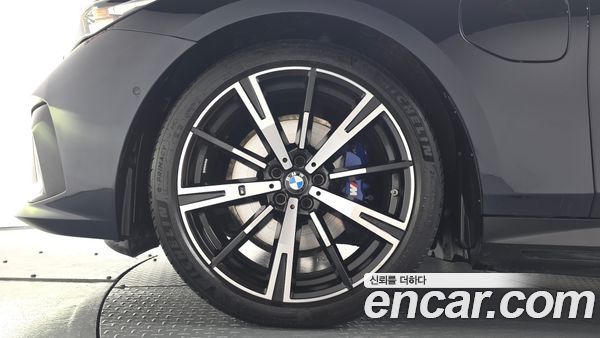 BMW 5 Series 2025, фото 4