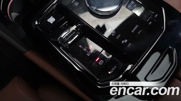 BMW 5 Series 2025, фото 11