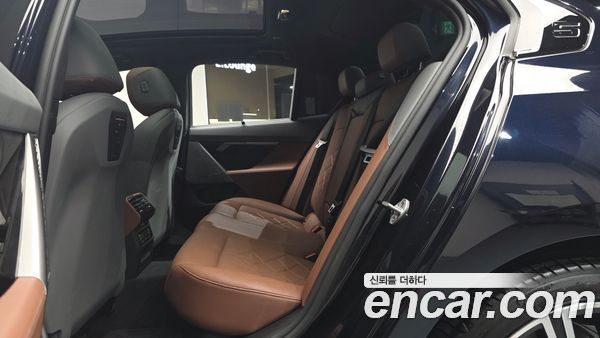 BMW 5 Series 2025, фото 17