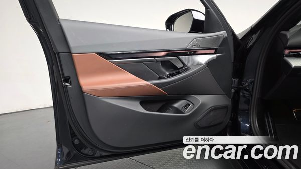 BMW 5 Series 2025, фото 13