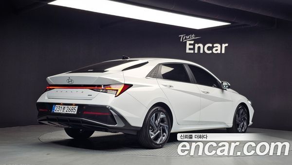 Hyundai Elantra 2025, фото 2