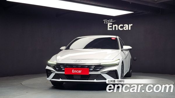 Hyundai Elantra 2025, фото 3