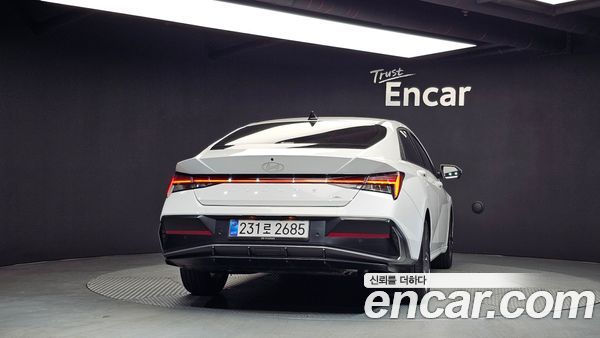 Hyundai Elantra 2025, фото 4