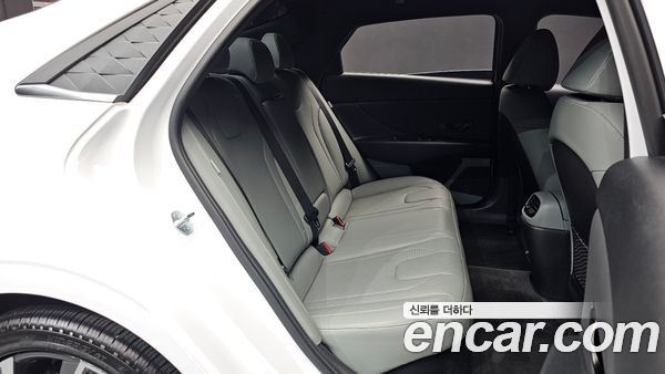 Hyundai Elantra 2025, фото 17