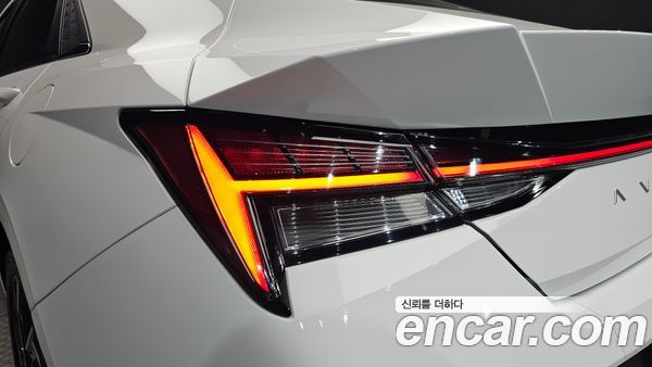 Hyundai Elantra 2025, фото 9
