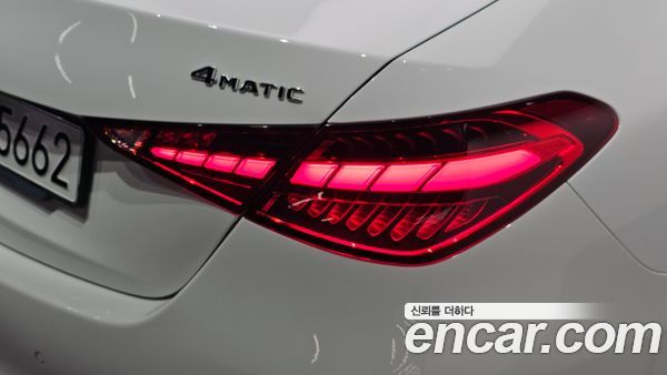 Mercedes-Benz C-Class 2023, фото 9