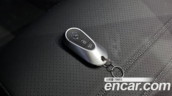 Mercedes-Benz C-Class 2023, фото 32