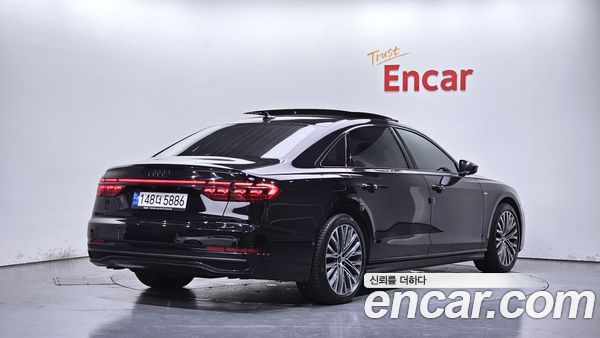 Audi A8 2022, фото 2