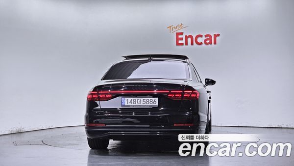 Audi A8 2022, фото 4