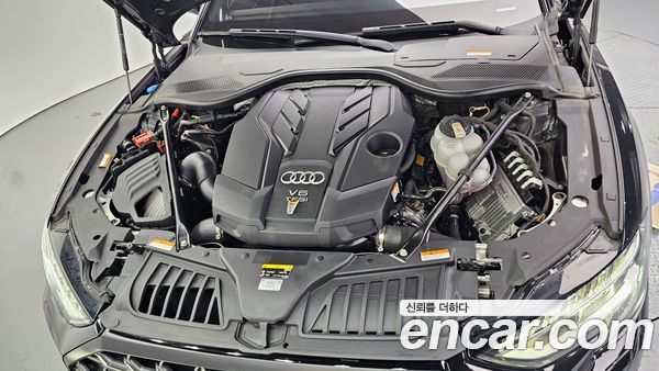 Audi A8 2022, фото 6