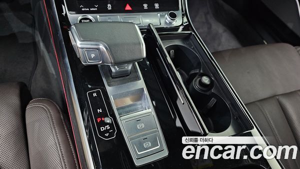 Audi A8 2022, фото 12