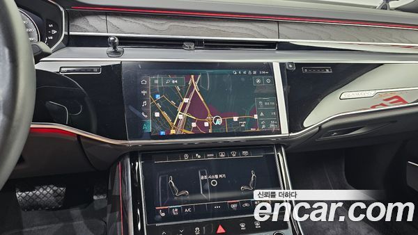 Audi A8 2022, фото 20