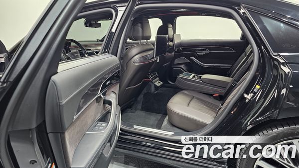 Audi A8 2022, фото 16