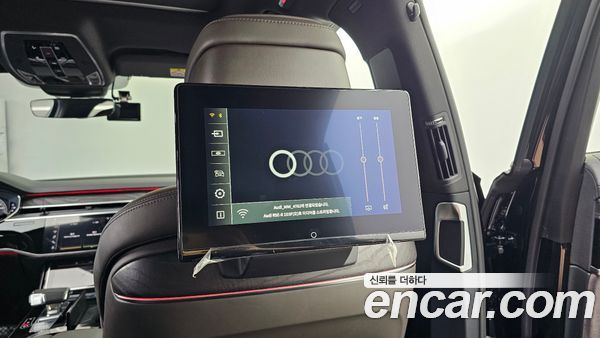 Audi A8 2022, фото 29