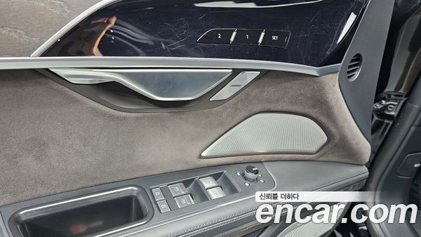 Audi A8 2022, фото 34
