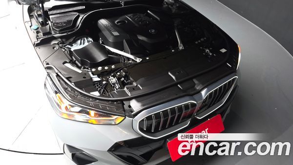 BMW 5 Series 2024, фото 6