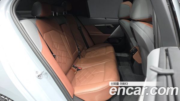 BMW 5 Series 2024, фото 18