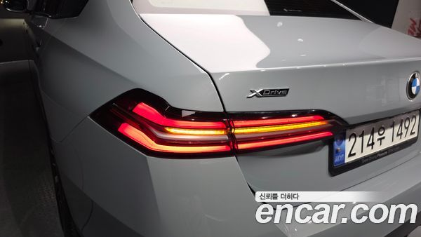 BMW 5 Series 2024, фото 9