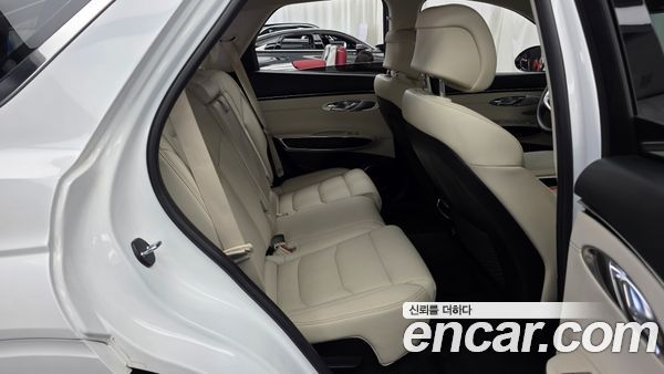 Genesis GV70 2024, фото 18