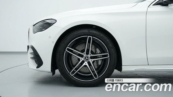 Mercedes-Benz E-Class 2026, фото 5