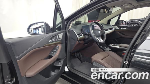 BMW 2 Series 2024, фото 13