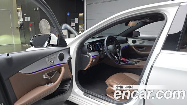 Mercedes-Benz E-Class 2021, фото 13