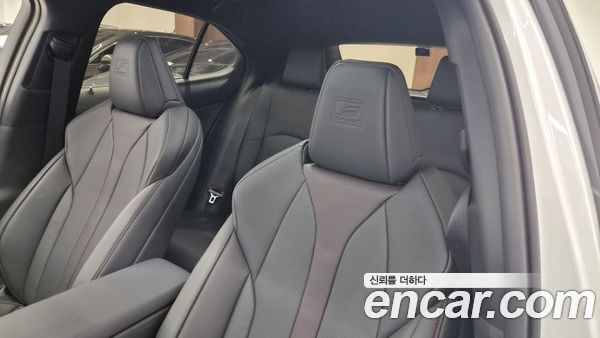 Lexus UX 2026, фото 12