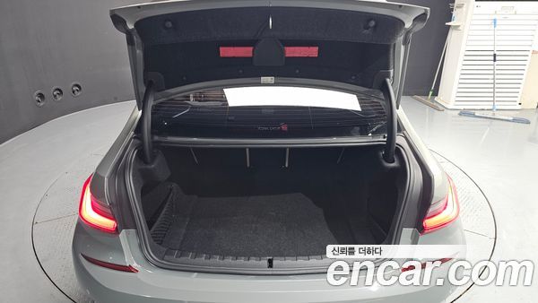 BMW 3 Series 2021, фото 26
