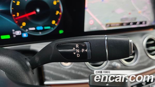 Mercedes-Benz E-Class 2021, фото 12