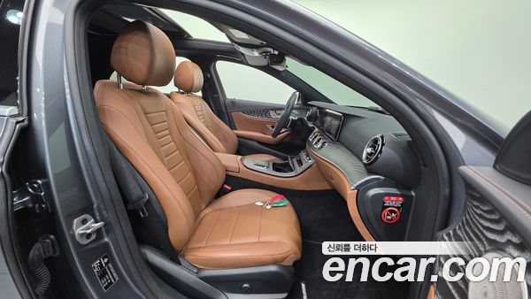 Mercedes-Benz E-Class 2021, фото 13