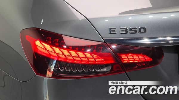 Mercedes-Benz E-Class 2021, фото 9