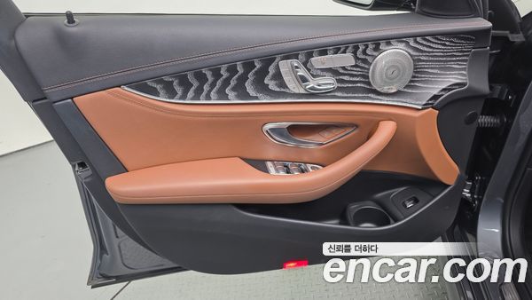Mercedes-Benz E-Class 2021, фото 14