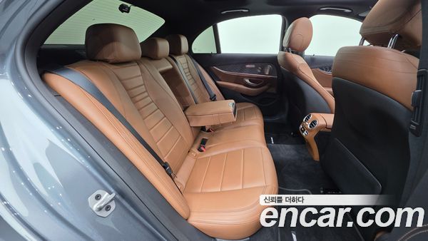Mercedes-Benz E-Class 2021, фото 31