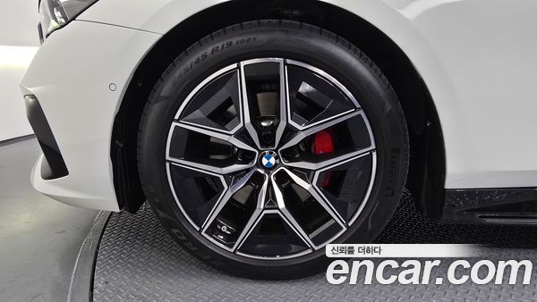 BMW 5 Series 2025, фото 5
