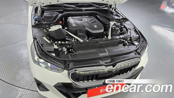BMW 5 Series 2025, фото 6