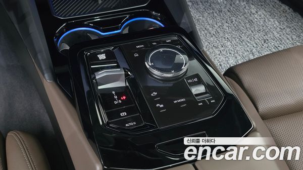 BMW 5 Series 2025, фото 9