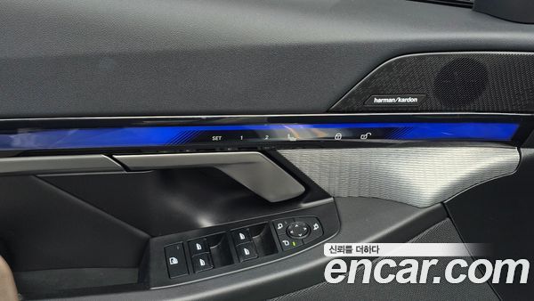 BMW 5 Series 2025, фото 19