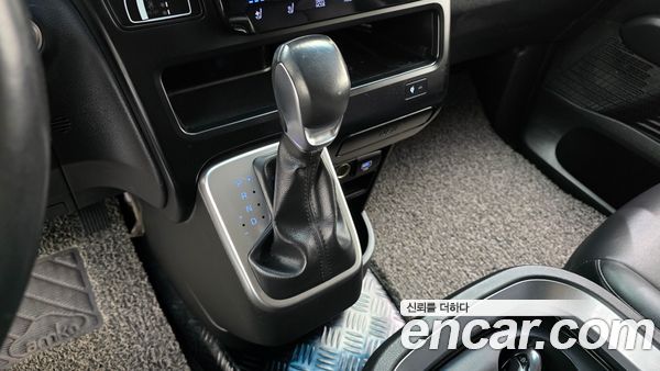 Hyundai Staria 2025, фото 9