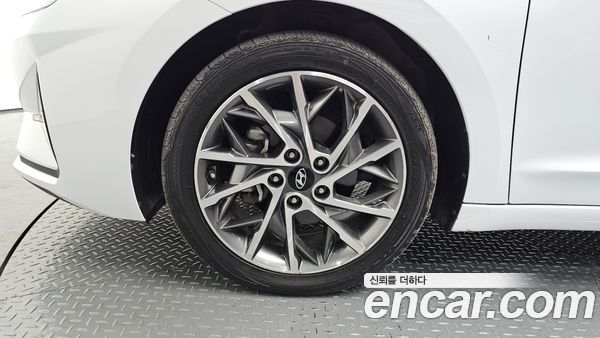Hyundai Elantra 2020, фото 5