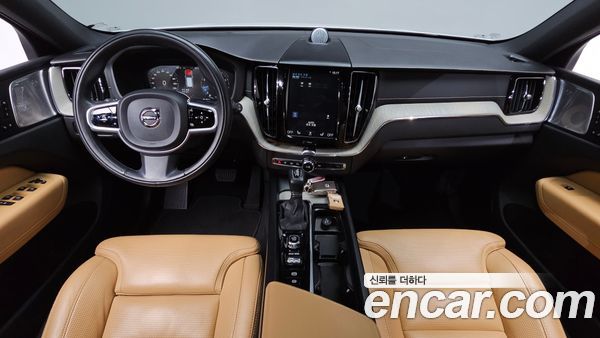 Volvo XC60 2020, фото 9