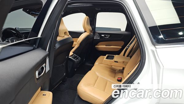 Volvo XC60 2020, фото 16