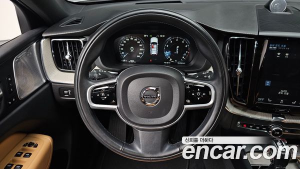 Volvo XC60 2020, фото 18