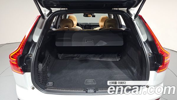 Volvo XC60 2020, фото 25