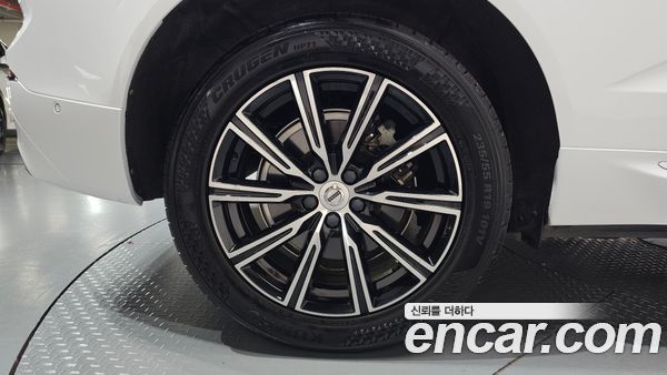 Volvo XC60 2020, фото 6