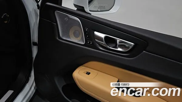 Volvo XC60 2020, фото 34